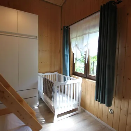 Semesterbostad Pogodne- Osrodek Domki Zielono Mi Stegna (Pomerania)